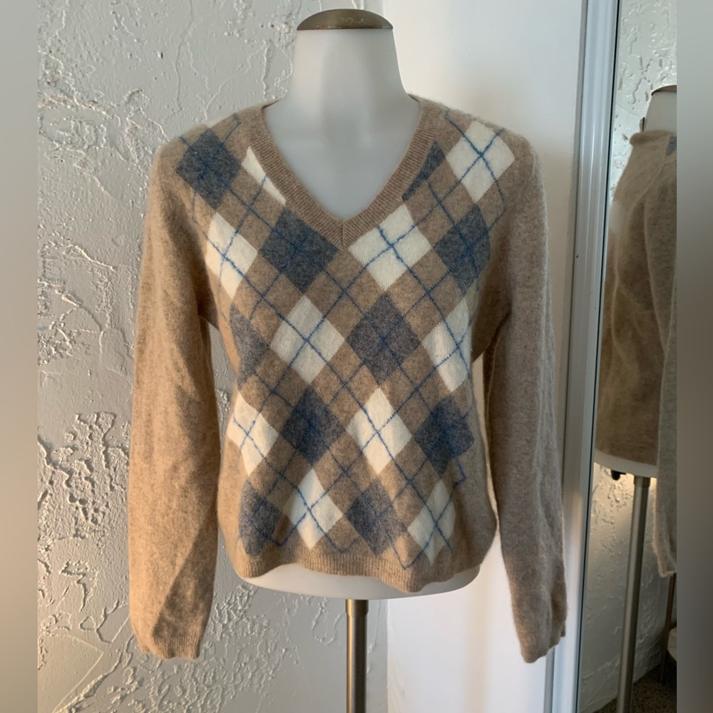 100% velvety soft Cashmere Sweater